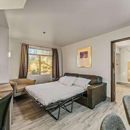 Chandler Perfect Location 1 Bedroom ภายนอก รูปภาพ