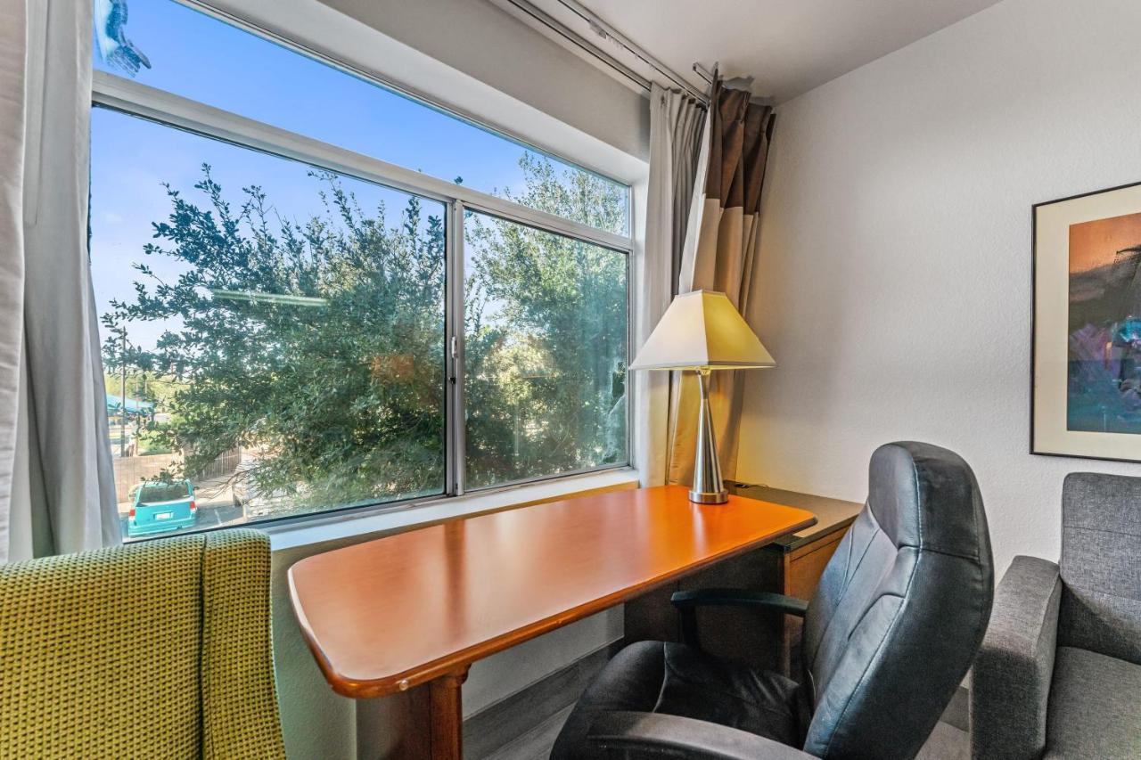 Chandler Perfect Location 1 Bedroom ภายนอก รูปภาพ